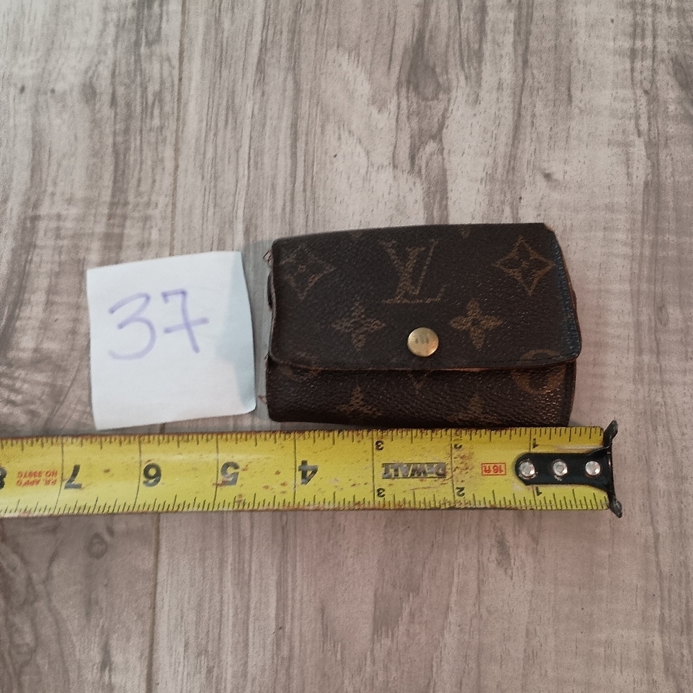 Louis-Vuitton Multicle 6/Monogram Key Case Authentic - Picture 8 of 9